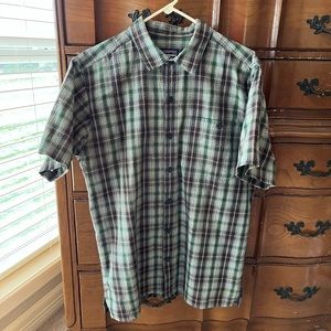 Patagonia mens size medium short sleeve green flannel color . Good condition